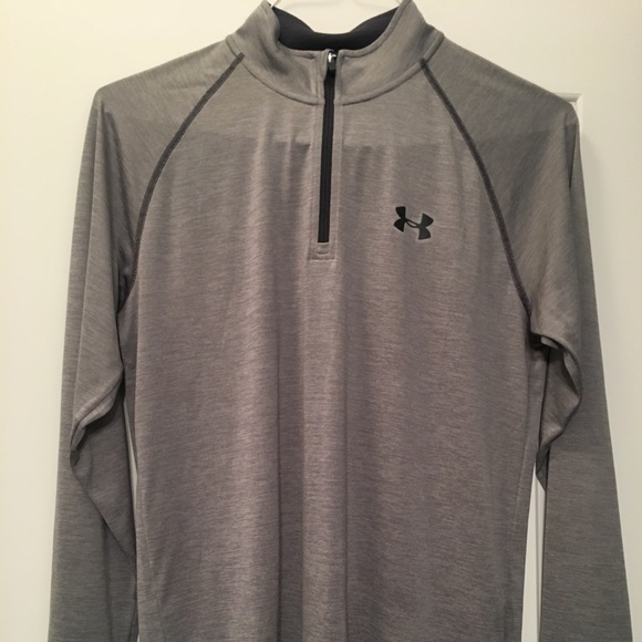 Under Armour Tops - Under Armour Loose fit
